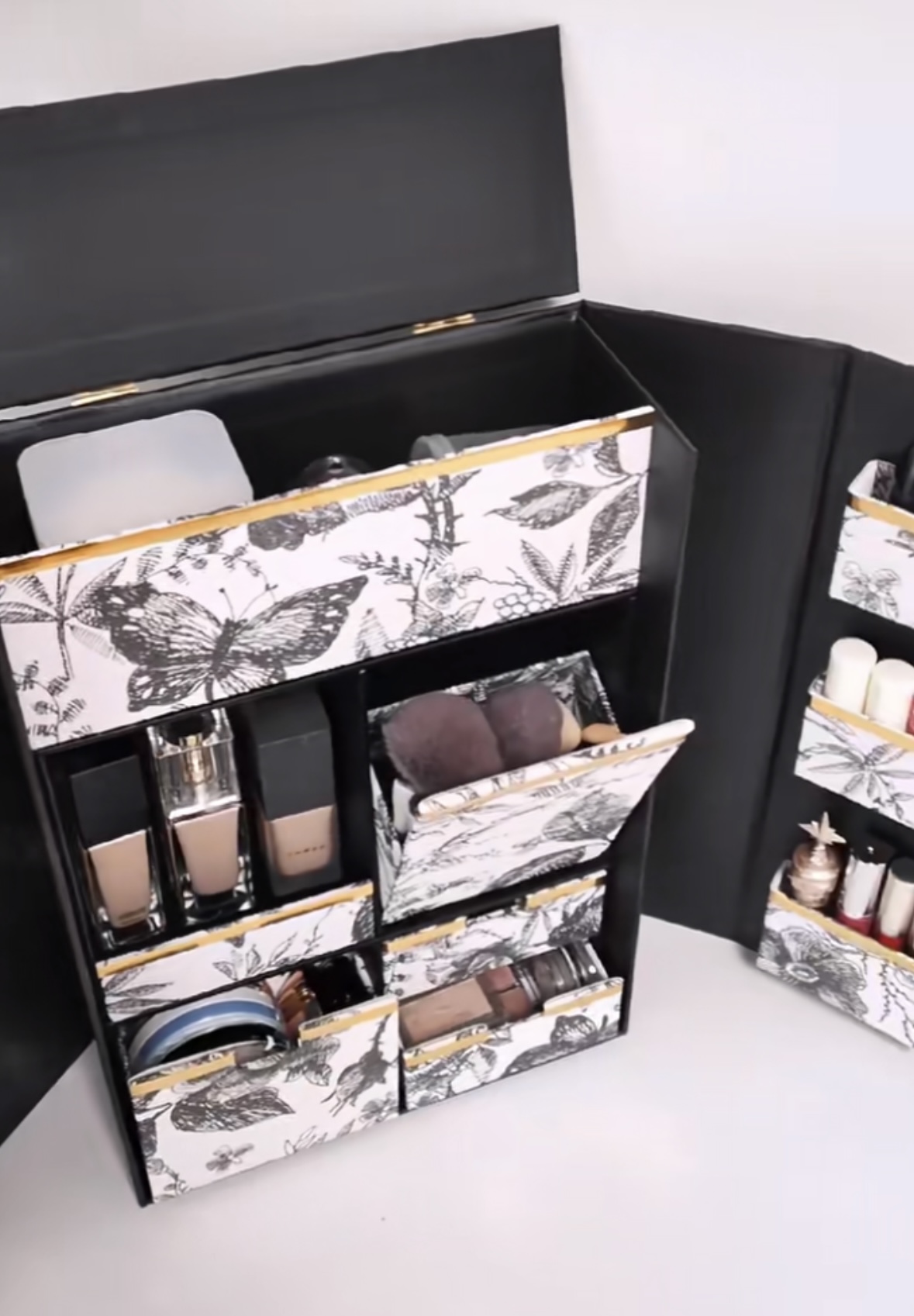 Unboxing, ne zapravljaj! Prosimo, dajte embalažni škatli 